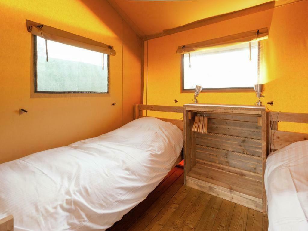 Luxury tent In De Veluwe Met Prive Sanitair Ll54